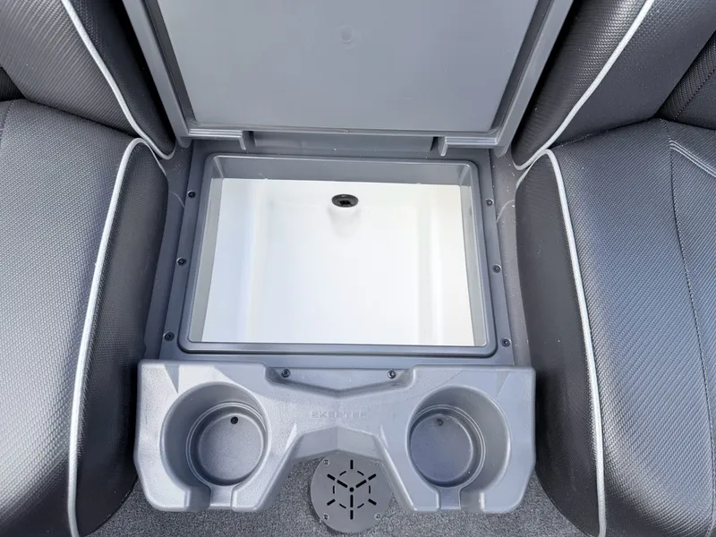 Slide: The Image of Skeeter ZX200 2026 - 15