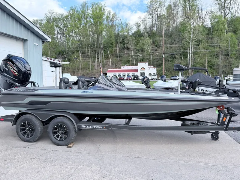 Slide: The Image of Skeeter ZX200 2026 - 16