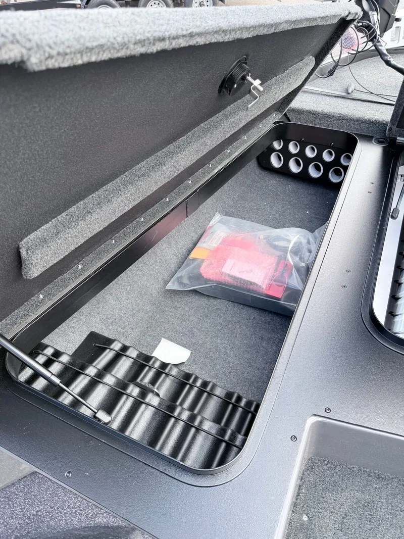 Slide: The Image of Skeeter ZX200 2026 - 23