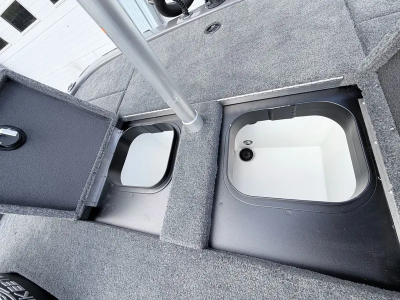 Slide: The Image of Skeeter ZX200 2026 - 28