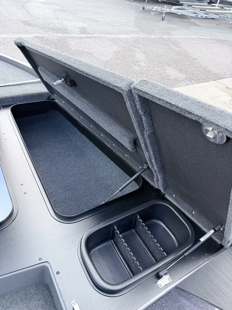 Slide: The Image of Skeeter ZX200 2026 - 30