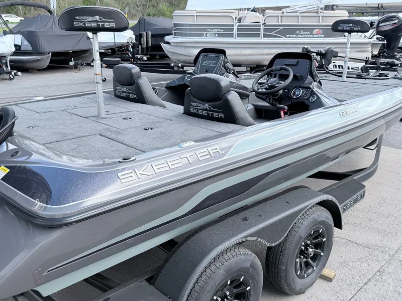 Slide: The Image of Skeeter ZX200 2026 - 4