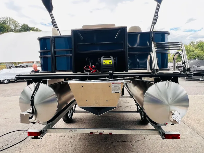 Slide: The Image of Sylvan Mirage 8520 Party Fish 2026 - 21