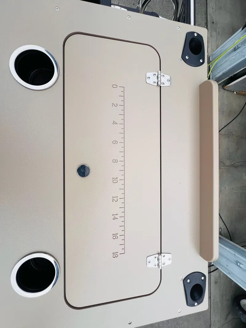 Slide: The Image of Sylvan Mirage 8520 Party Fish 2026 - 22