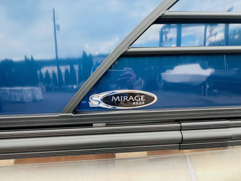 Slide: The Image of Sylvan Mirage 8520 Party Fish 2026 - 29