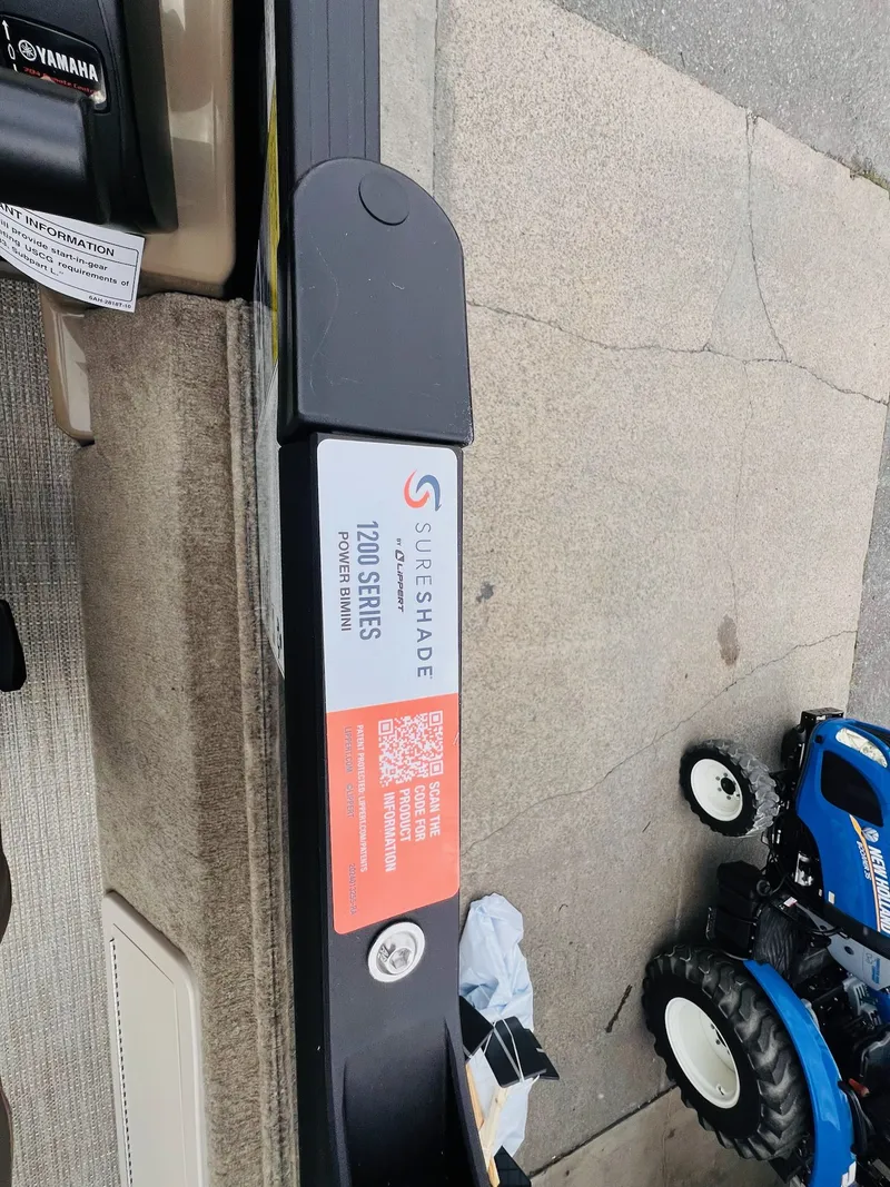 Slide: The Image of Sylvan Mirage 8520 Party Fish 2026 - 31