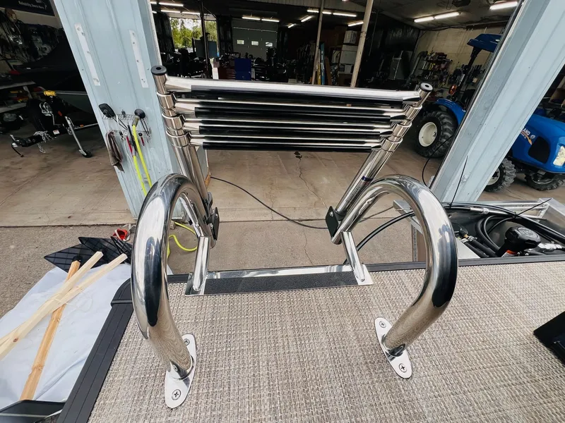 Slide: The Image of Sylvan Mirage 8520 Party Fish 2026 - 34