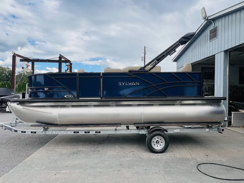 Slide: The Image of Sylvan Mirage 8520 Party Fish 2026 - 37