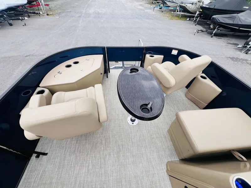 Slide: The Image of Sylvan Mirage 8520 Party Fish 2026 - 38