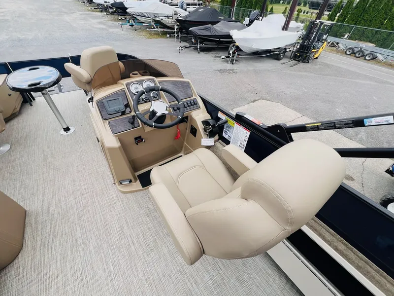 Slide: The Image of Sylvan Mirage 8520 Party Fish 2026 - 41