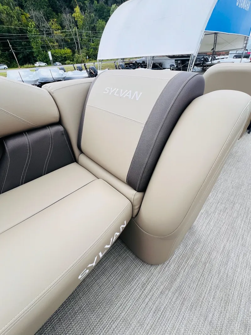 Slide: The Image of Sylvan Mirage 8520 Party Fish 4.0 2026 - 8