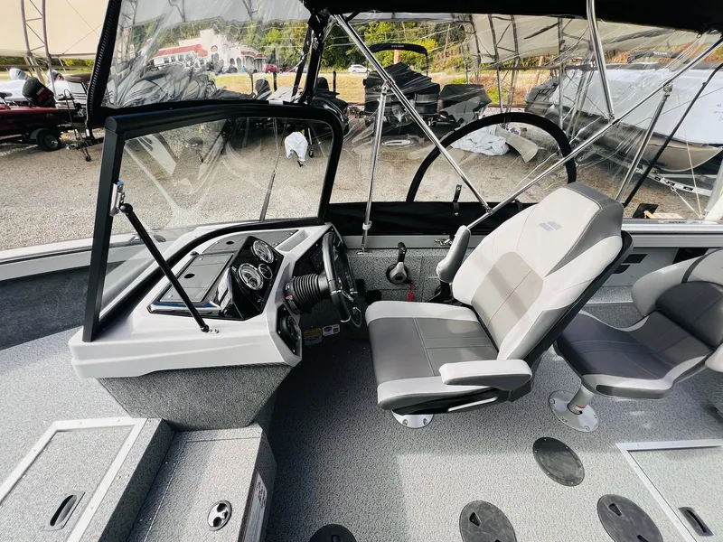 Slide: The Image of Starcraft Fishmaster 196 2026 - 17