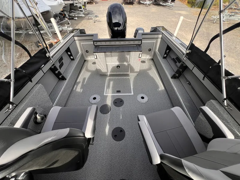 Slide: The Image of Starcraft Fishmaster 196 2026 - 18