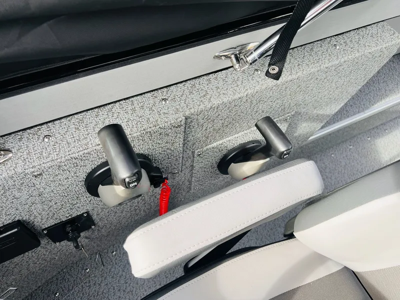 Slide: The Image of Starcraft Fishmaster 196 2026 - 7