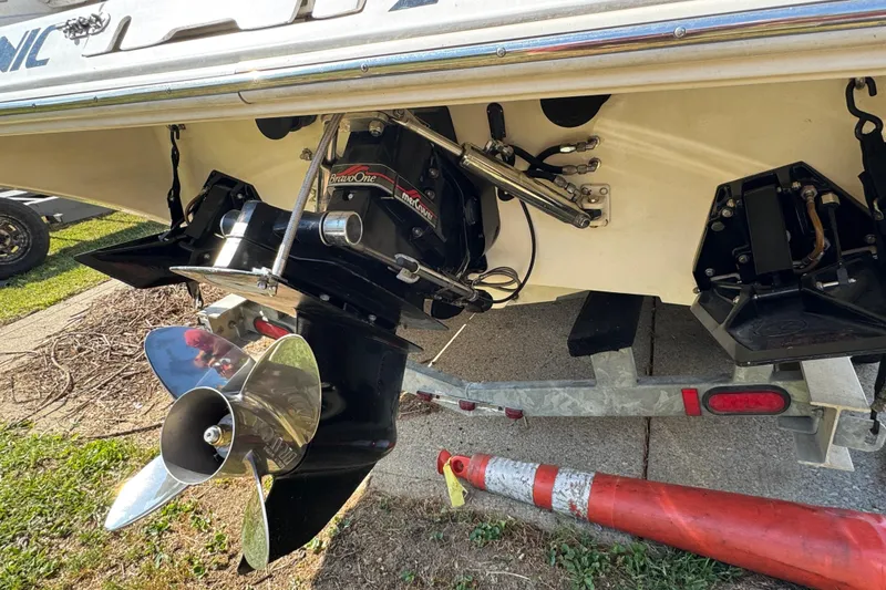 Slide: The Image of 2004 Fountain 27 Fever boat with MerCruiser Bravo One outdrive and stainless steel propeller. - 10