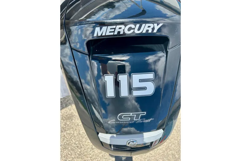 Slide: The Image of Mercury 115 CT Command Thrust outboard motor on 2019 Princecraft Vectra 21 boat. - 11