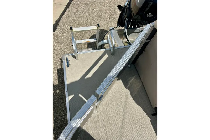 Slide: The Image of 2019 Princecraft Vectra 21 boat with aluminum ladder and motor. - 43
