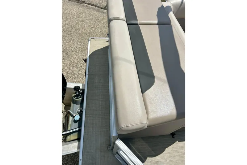 Slide: The Image of 2019 Princecraft Vectra 21 pontoon boat with beige seating and deck details. - 44