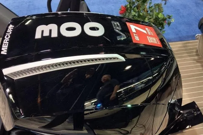 Slide: The Image of Black Mercury V8 engine on Viaggio Z22U, 2026 model, displayed indoors. - 3