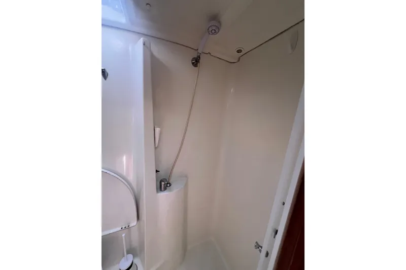 Slide: The Image of DSP Multimode PACTOR-Controller on 2001 Beneteau Oceanis 473 yacht, featuring SCS PTC-IIusb. - 102