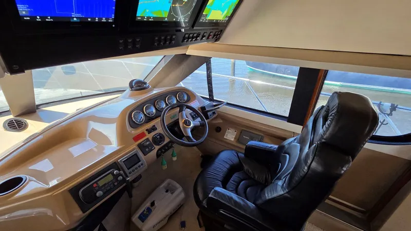 Slide: The Image of Interior view of 2000 Carver 450 Voyager Pilothouse. - 13