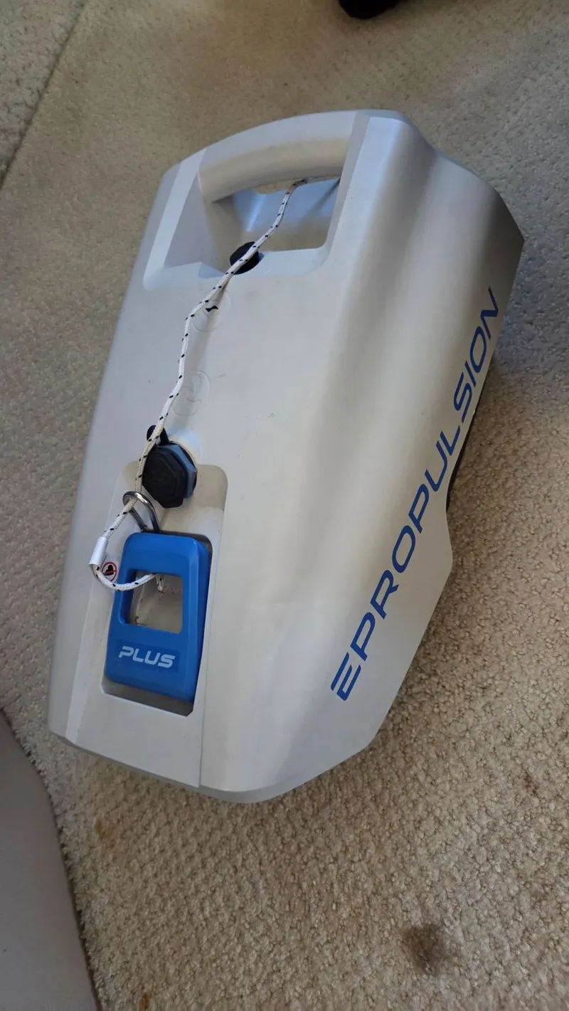 Slide: The Image of Epropulsion Plus battery on carpet, 2000 Carver 450 Voyager Pilothouse. - 15