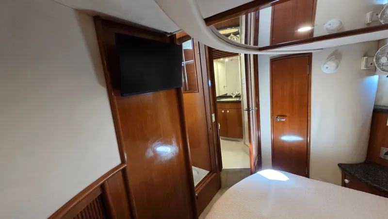 Slide: The Image of Interior of 2000 Carver 450 Voyager Pilothouse yacht. - 29