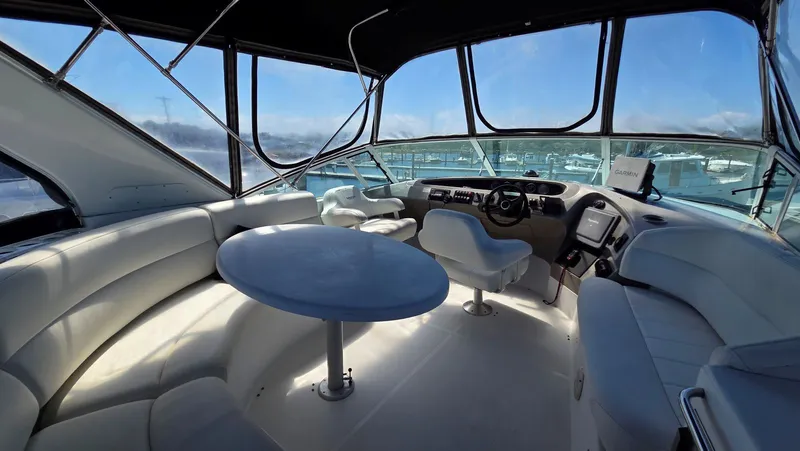 Slide: The Image of Interior of 2000 Carver 450 Voyager Pilothouse yacht. - 43