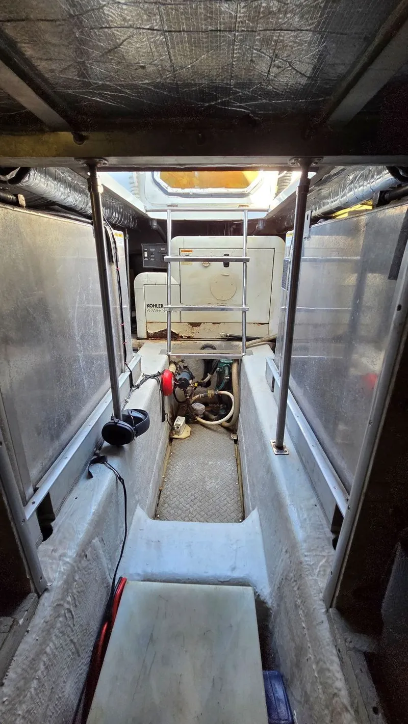 Slide: The Image of Carver Yachts 450 Voyager Pilothouse 2000 - 62