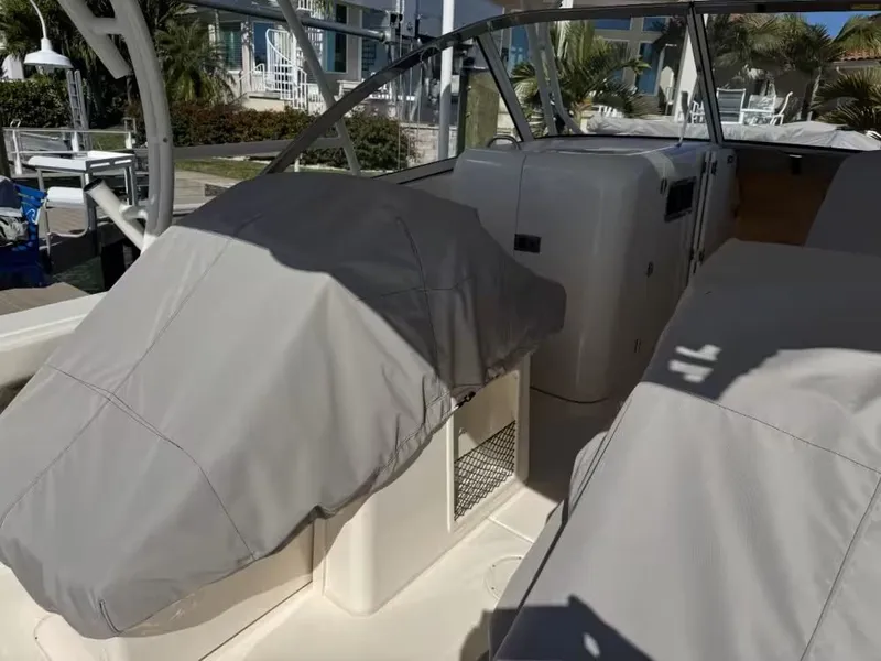 Slide: The Image of Grady-White Freedom 307 2026 - 15