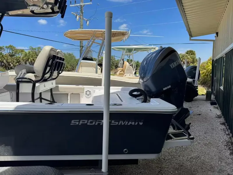 Slide: The Image of Sportsman Masters 247 Bay Boat 2022 - 4