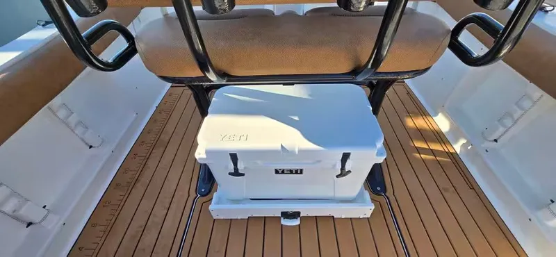 Slide: The Image of Sea Hunt Ultra 219 2022 - 5