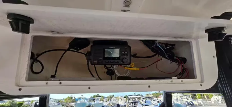 Slide: The Image of Sea Hunt Ultra 219 2022 - 9