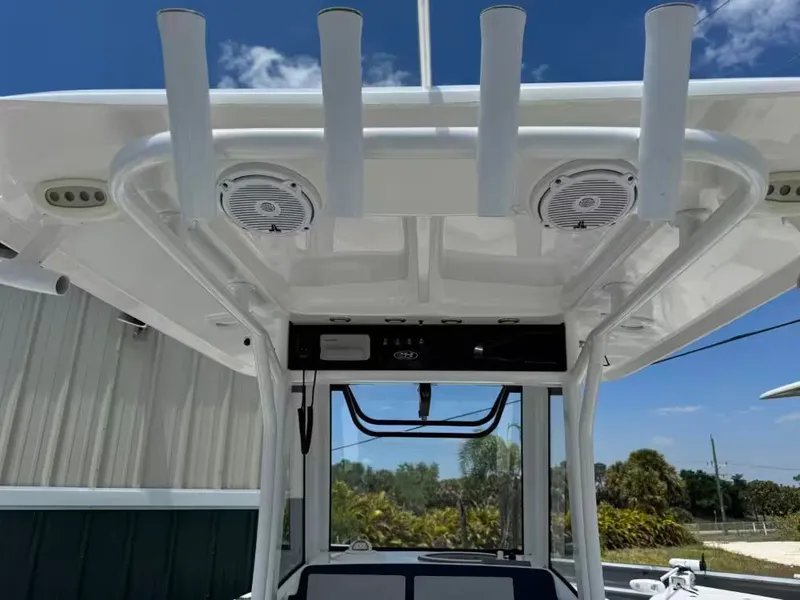 Slide: The Image of Sea Hunt Ultra 255 SE 2020 - 10