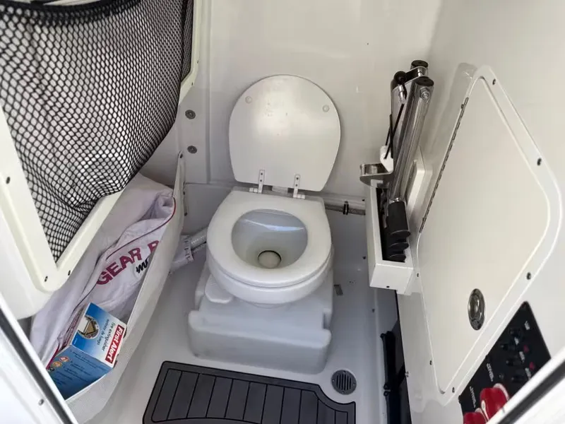 Slide: The Image of Sea Hunt Ultra 255 SE 2020 - 13