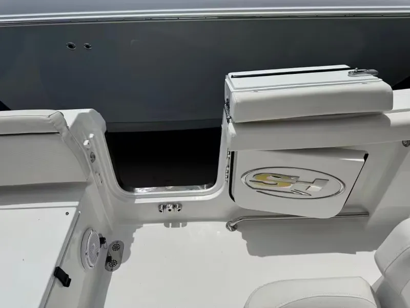 Slide: The Image of Sea Hunt Ultra 255 SE 2020 - 6