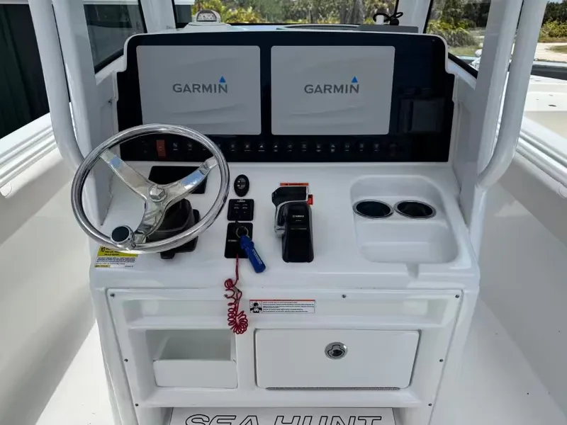 Slide: The Image of Sea Hunt Ultra 255 SE 2020 - 9