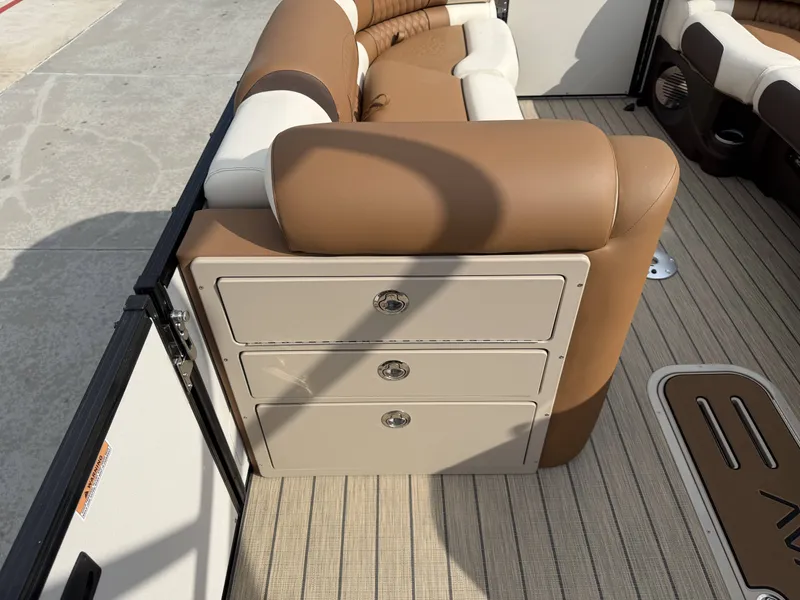 Slide: The Image of Avalon QLS25 EXCALIBUR 2026 - 33