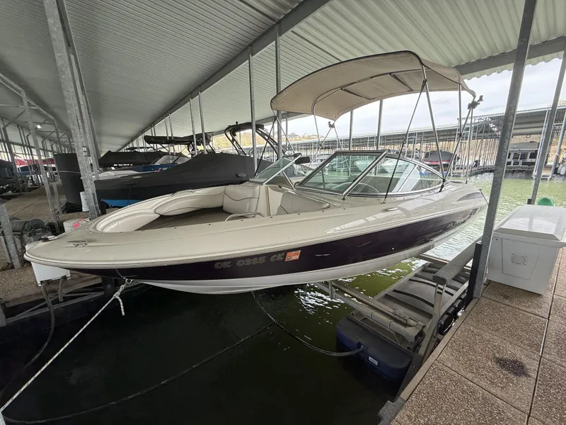 The Image of Maxum 2100 Sr2 1999 - 1