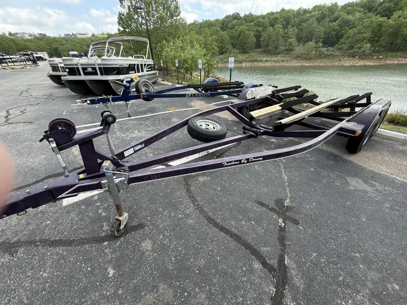 Slide: The Image of Maxum 2100 Sr2 1999 - 19