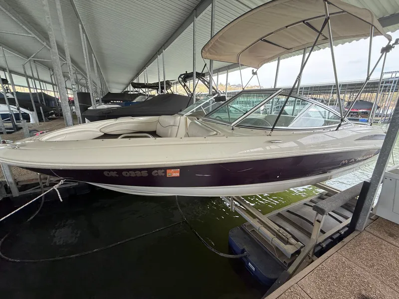 Slide: The Image of Maxum 2100 Sr2 1999 - 21