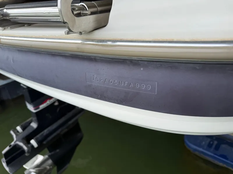 Slide: The Image of Maxum 2100 Sr2 1999 - 37