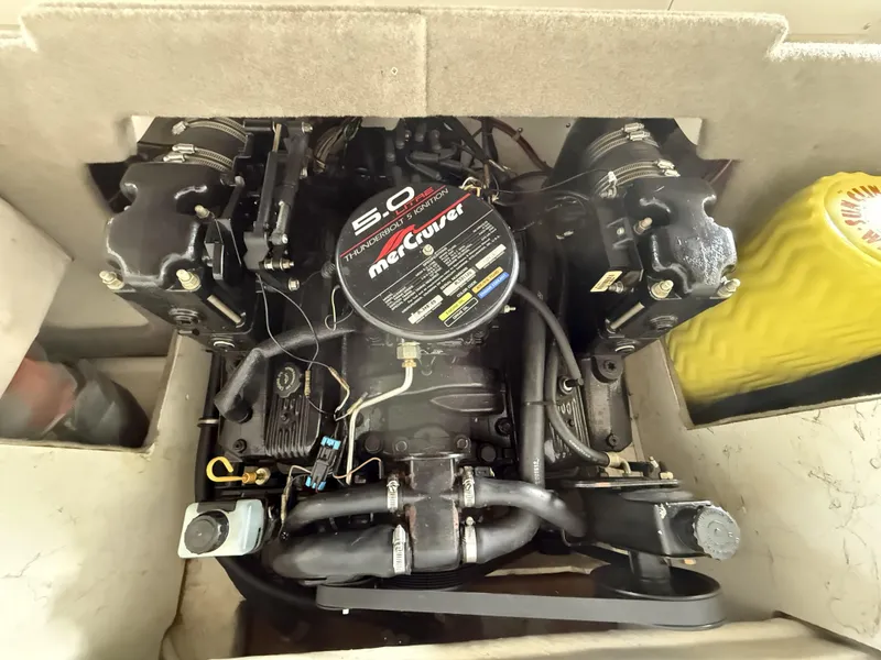 Slide: The Image of Maxum 2100 Sr2 1999 - 8