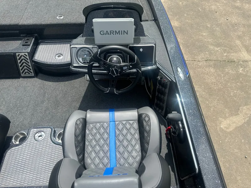 Slide: The Image of Caymas CX 201 PRO 2027 - 10