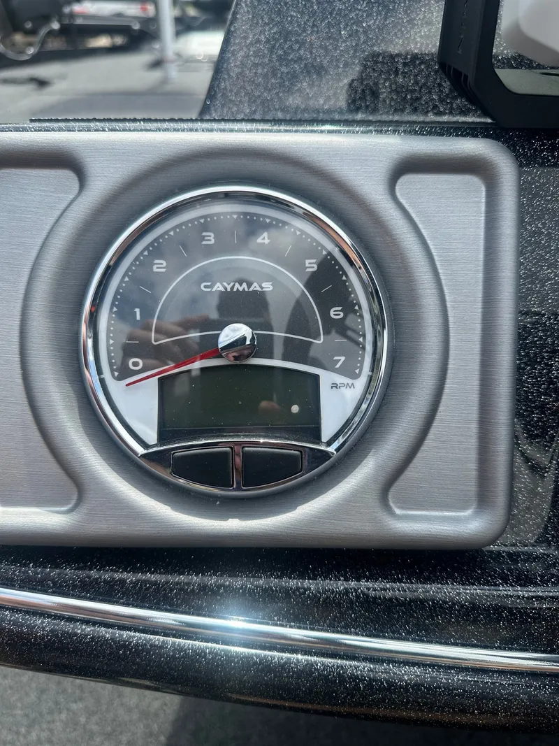 Slide: The Image of Caymas CX 201 PRO 2027 - 12