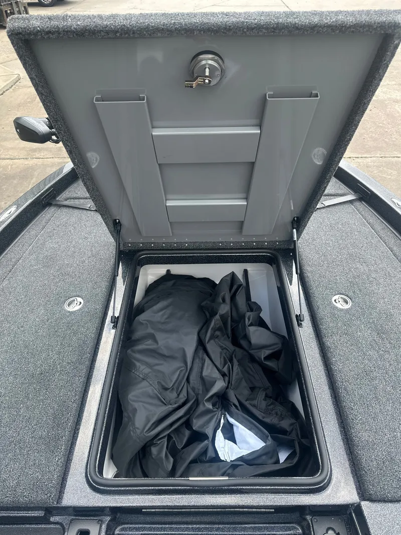 Slide: The Image of Caymas CX 201 PRO 2027 - 15