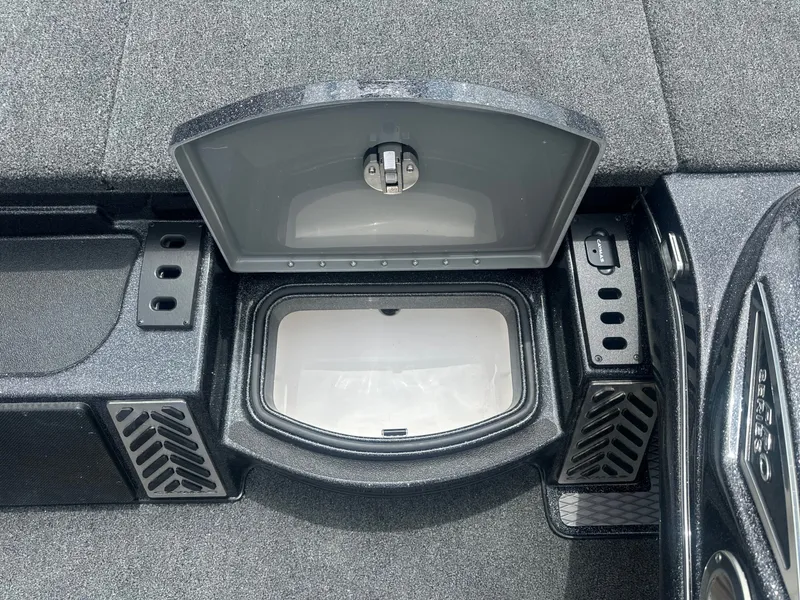 Slide: The Image of Caymas CX 201 PRO 2027 - 18