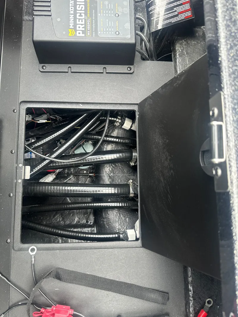 Slide: The Image of Caymas CX 201 PRO 2027 - 25