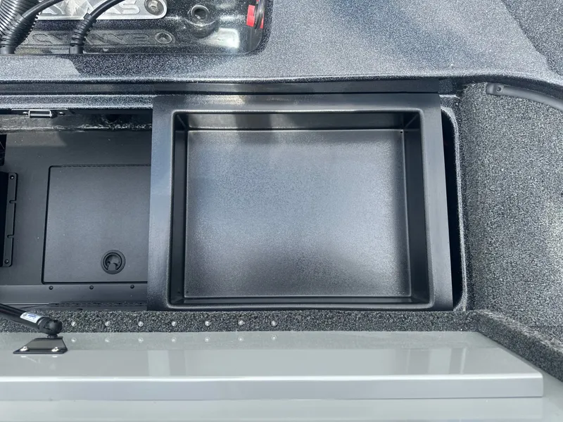 Slide: The Image of Caymas CX 201 PRO 2027 - 28