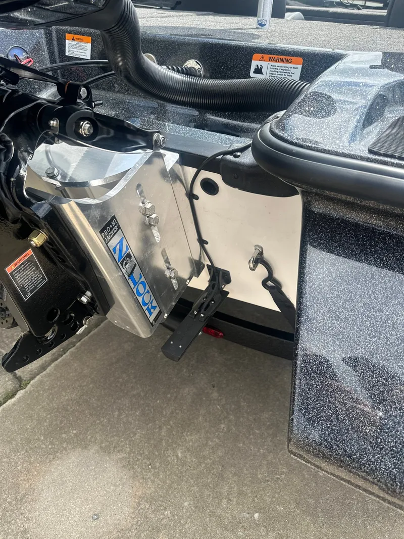 Slide: The Image of Caymas CX 201 PRO 2027 - 6